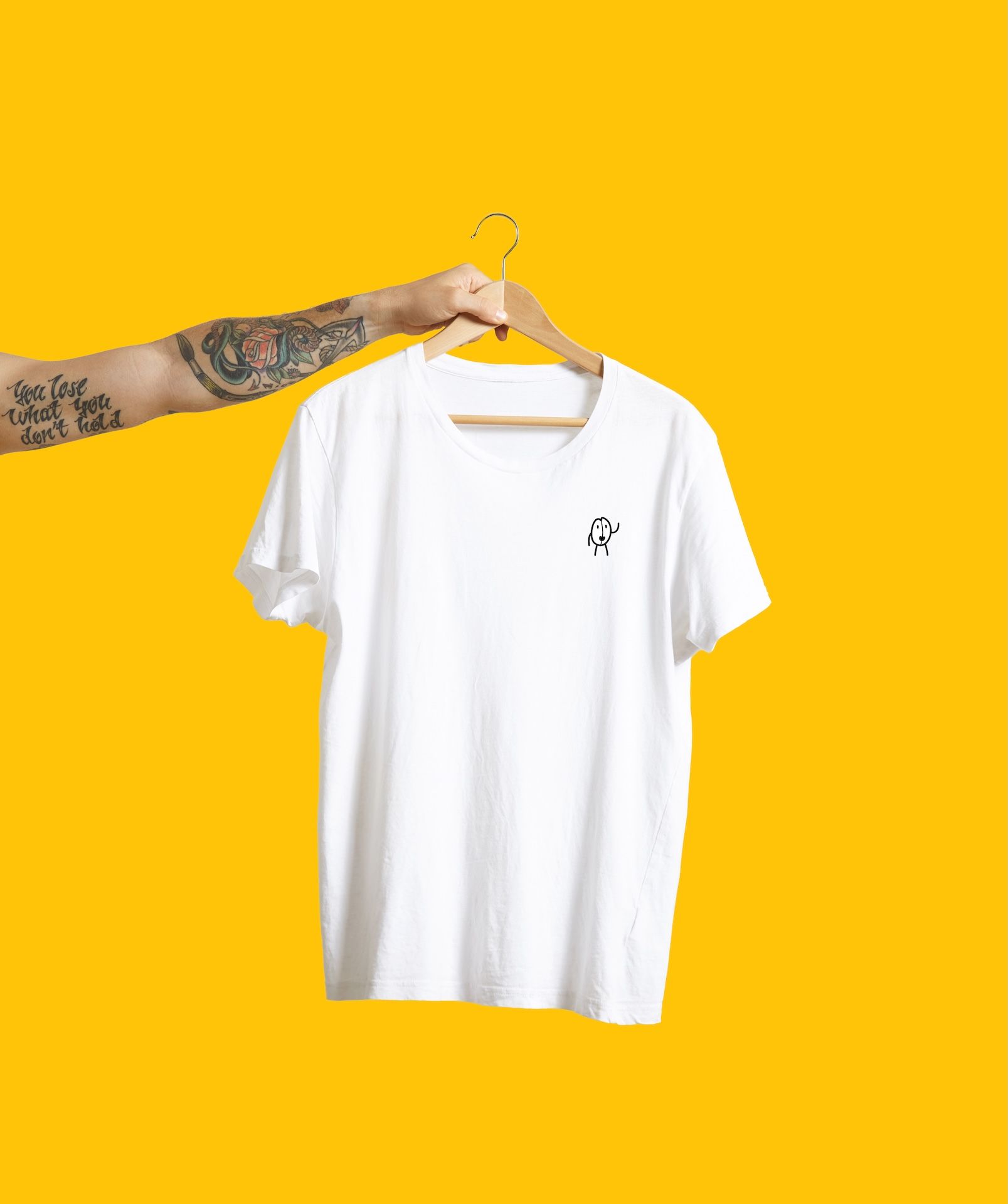 Die Markenerfahrung auf physische Produkte erweitern. Visionary Berlin gestaltete Merchandise wie dieses T-Shirt mit dem Beany-Logo, um die Kaffee-Community zu verbinden.